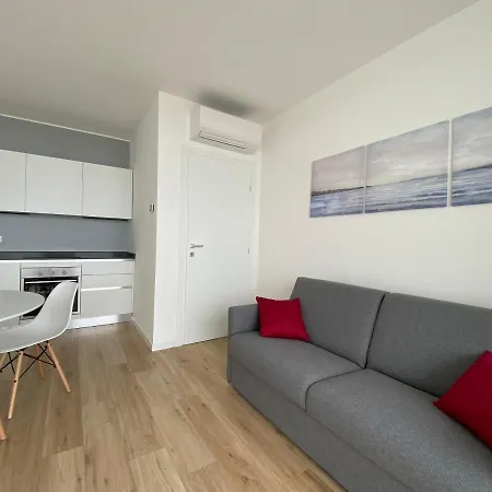 Apartment Podium *