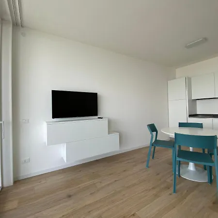 Podium Apartment *