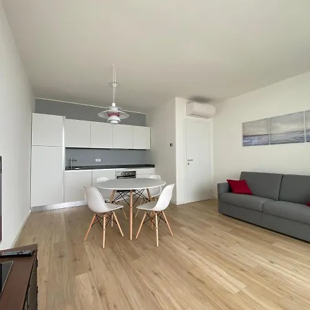 Apartment Podium *